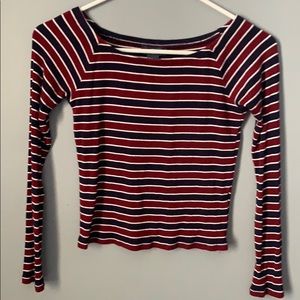 Long sleeve T-shirt off the shoulder